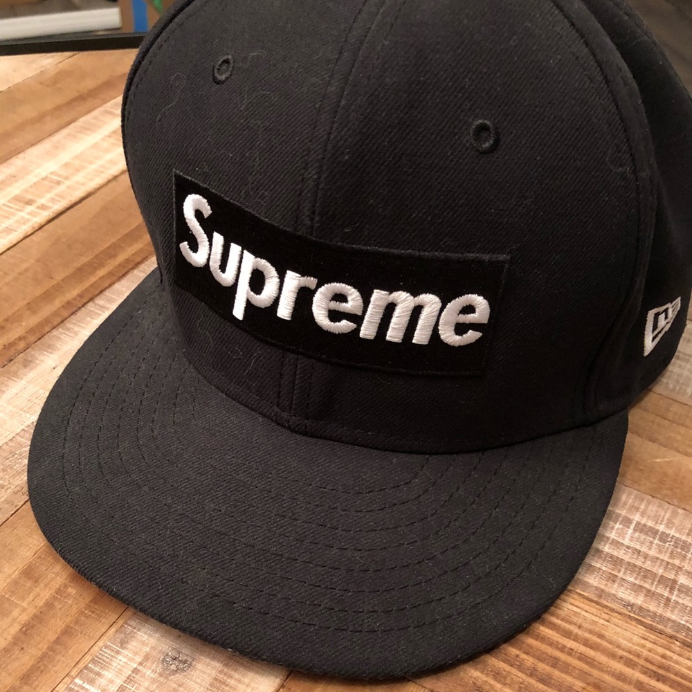 Supreme 5 Panel White Classic Logo Snapback Cap